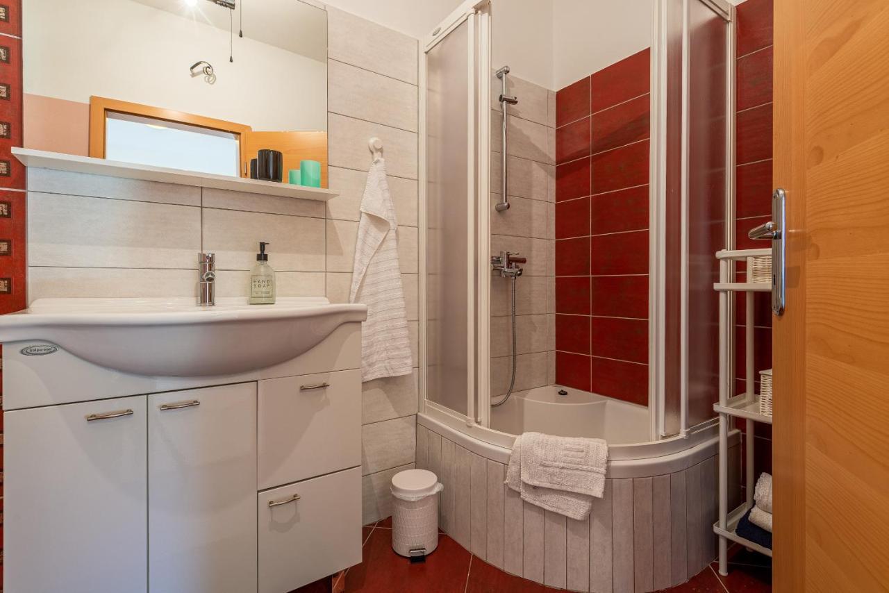 Apartment Brgacelj Kali Eksteriør bilde